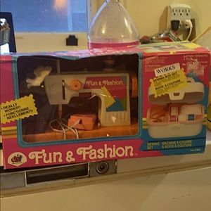 Vintage 1994  child’s sewing machine